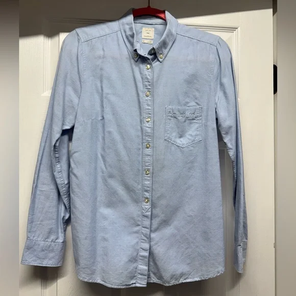 GAP Shrunken Boyfriend Button-Down Shirt in Light Blue Wash, Size: M - Picture 1 of 7